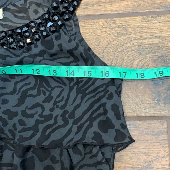 New! One Shoulder Zebra Print Top - Picture 8 of 9